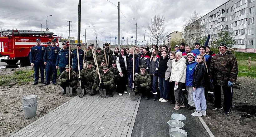 В&nbsp;Юрге высадили около 100&nbsp;саженцев деревьев