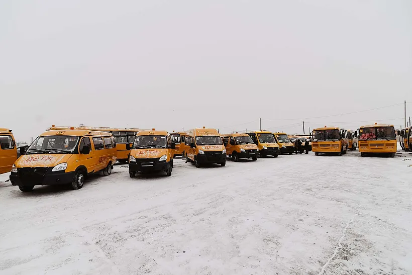 Районы Бурятии получили 45&nbsp;новых школьных автобусов