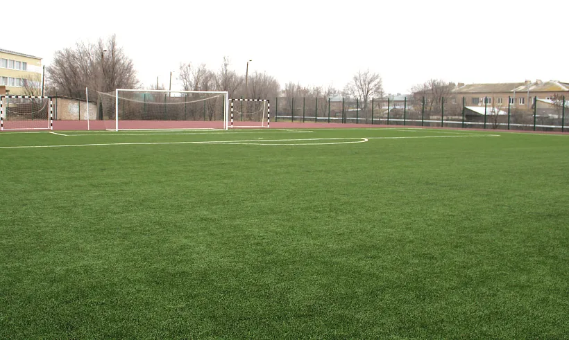 В&nbsp;поселке Красногвардеец в&nbsp;Оренбургской области открыли футбольное поле