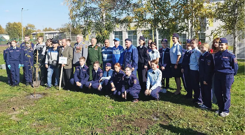 Школьники в&nbsp;городе Юрга Кемеровской области заложили березовую аллею