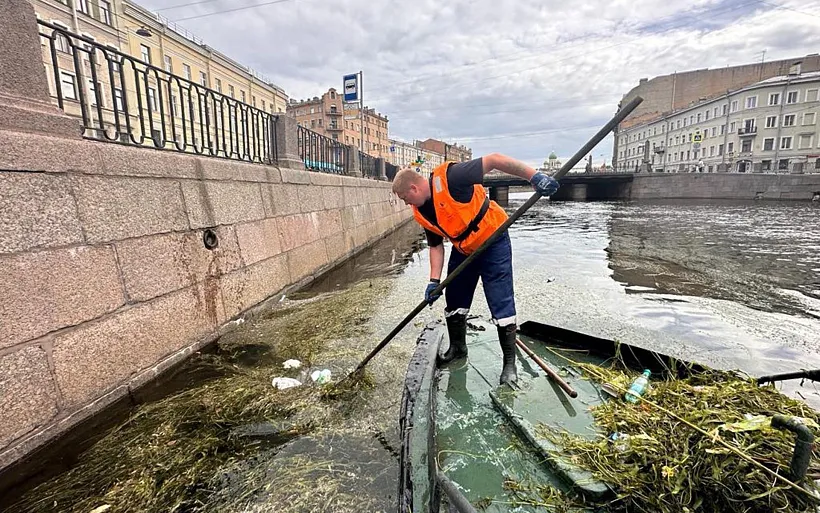 Центральные акватории Петербурга очистили от&nbsp;мусора и&nbsp;водорослей