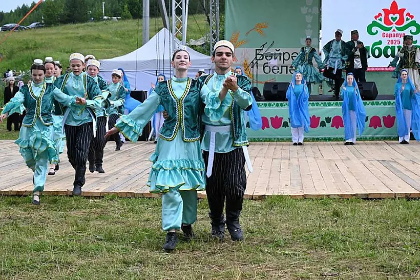 В&nbsp;Сарапуле народный праздник Сабантуй собрал 7&nbsp;тысяч гостей