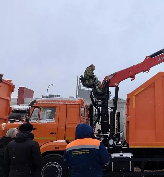 Коммунальные службы Подмосковья получили девять единиц новой спецтехники