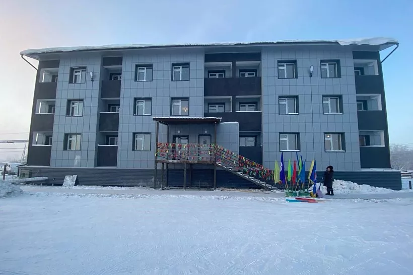 В&nbsp;селе Петропавловск в&nbsp;Якутии сдали первый каменный дом для&nbsp;переселенцев