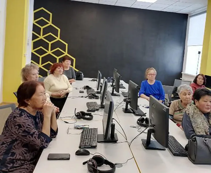 Пенсионеры Закаменского района Бурятии проходят курсы цифровой грамотности