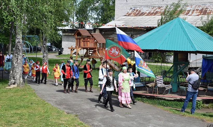 В&nbsp;поселке Баранчинском Свердловской области отметили Сабантуй