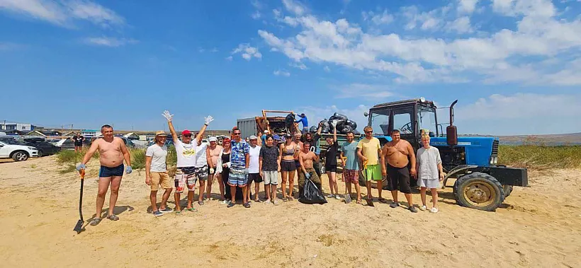 С&nbsp;Бугазской косы в&nbsp;Анапе вывезли почти 60&nbsp;кубометров мусора