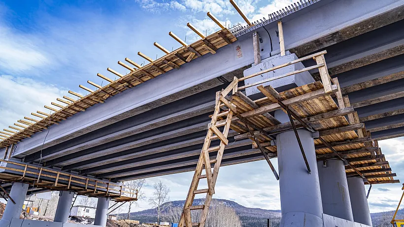 В&nbsp;городе Усть-Кут Иркутской области ремонтируют мост через реку Кута