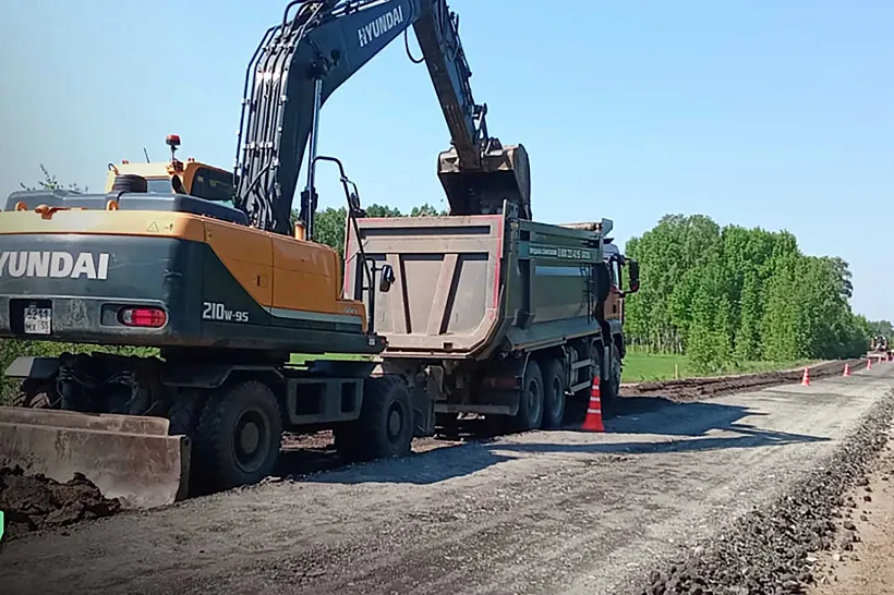 На&nbsp;дороге Омск&nbsp;&mdash; Муромцево&nbsp;&mdash; Седельниково приступили к&nbsp;ремонтным работам