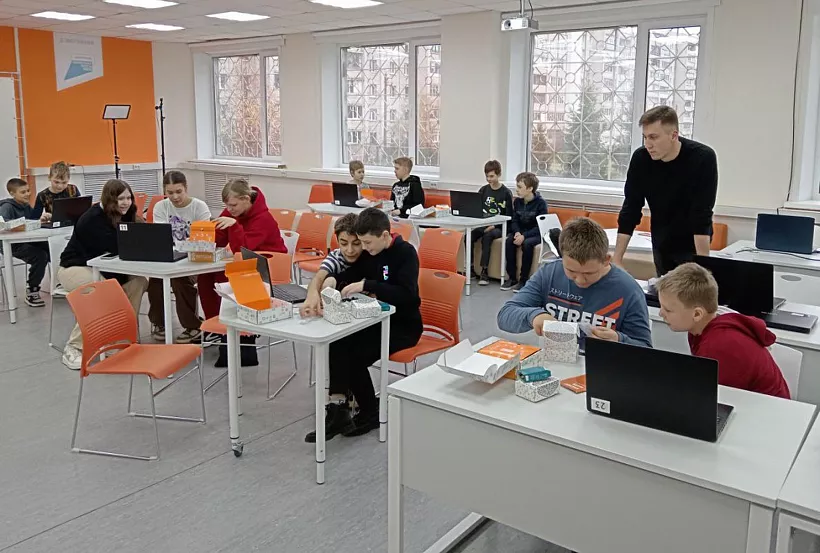 В&nbsp;школе № 40&nbsp;Смоленска провели первые занятия по&nbsp;программированию