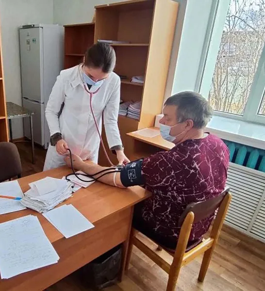 Более 400&nbsp;жителей поселка Махнево Свердловской области проверили здоровье