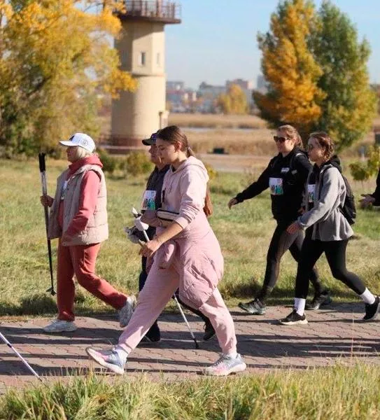 В&nbsp;Омске в&nbsp;празднике &laquo;День ходьбы&raquo; приняли участие более тысячи человек