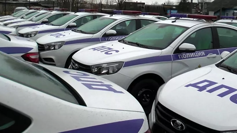 Новгородские автоинспекторы получили новые автомобили