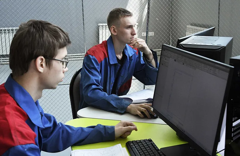 Более семи тысяч школьников Алтая посетили единый день открытых дверей