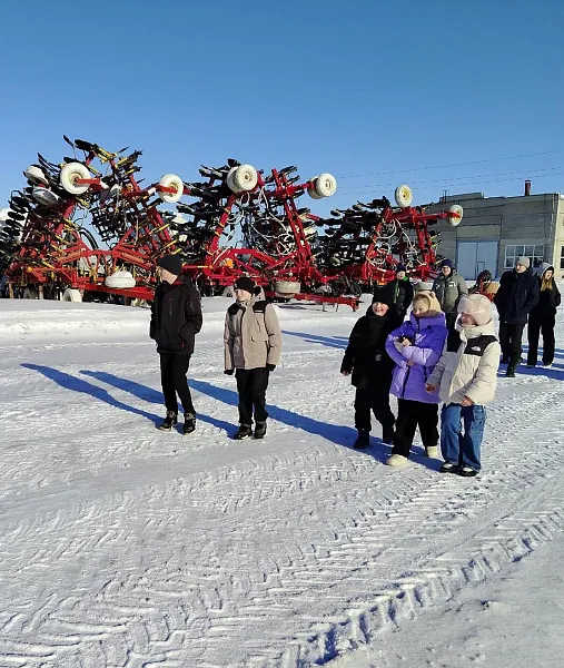 Студенты и&nbsp;школьники из&nbsp;Шмакова Курганской области посетили завод масел