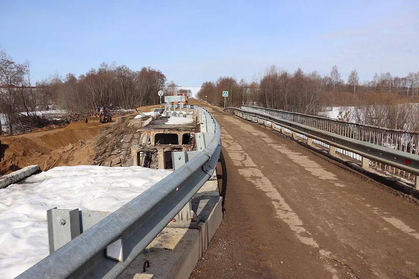 В&nbsp;ярославском селе начали реконструкцию моста через реку Лахость