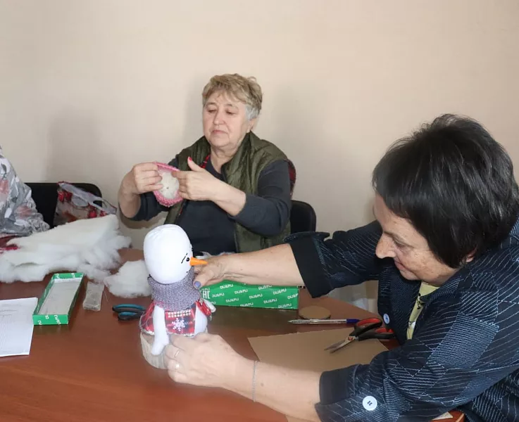 Саратовские пенсионеры сделали куклы из&nbsp;капрона и&nbsp;синтепона