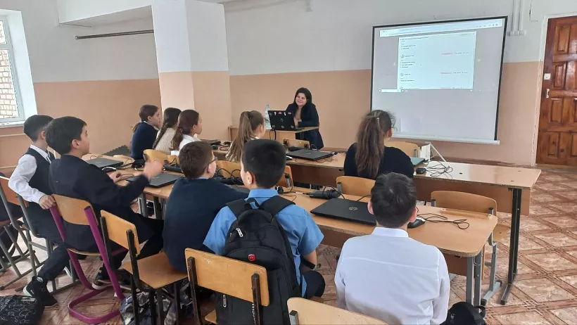 Обучение в&nbsp;мобильном &laquo;Кванториуме&raquo; прошли школьники башкирского Ермекеева