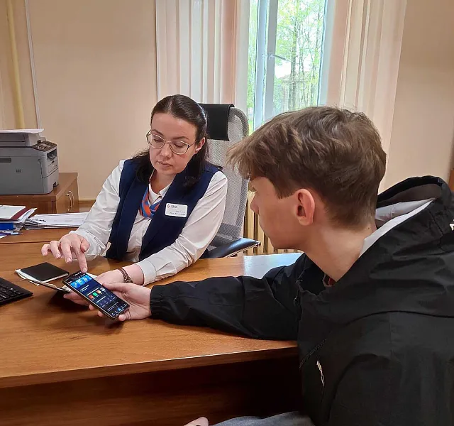 Более 400&nbsp;школьников Ленобласти посетили ярмарки вакансий в&nbsp;мае