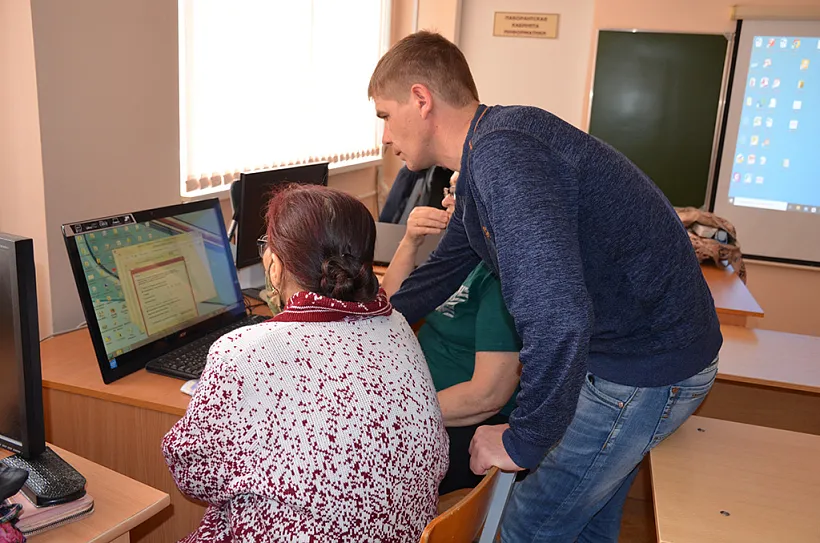 Оренбургские пенсионеры прошли курсы компьютерной грамотности