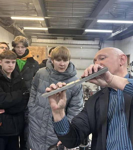 Хабаровские школьники посетили аттестационный центр сварщиков