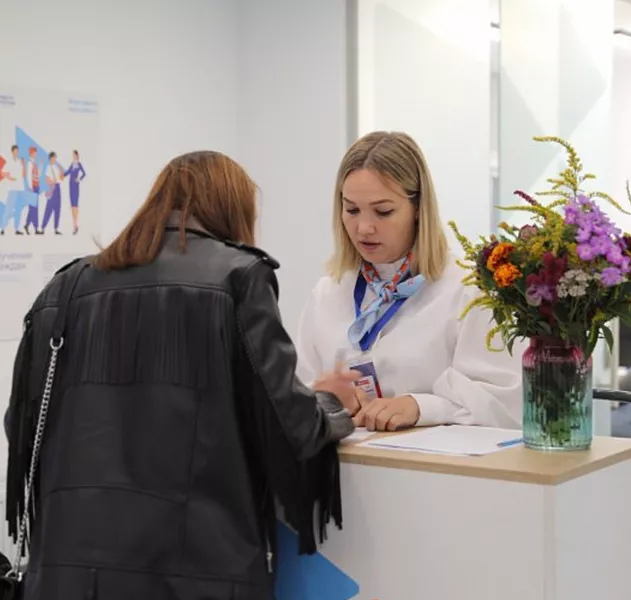 На&nbsp;осенней ярмарке трудоустройства в&nbsp;Пскове представили около 600&nbsp;вакансий