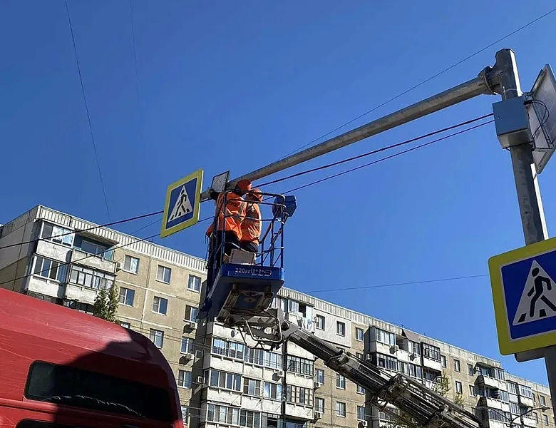 На&nbsp;шести улицах Саратова в&nbsp;этом году установят 12&nbsp;специальных светофоров