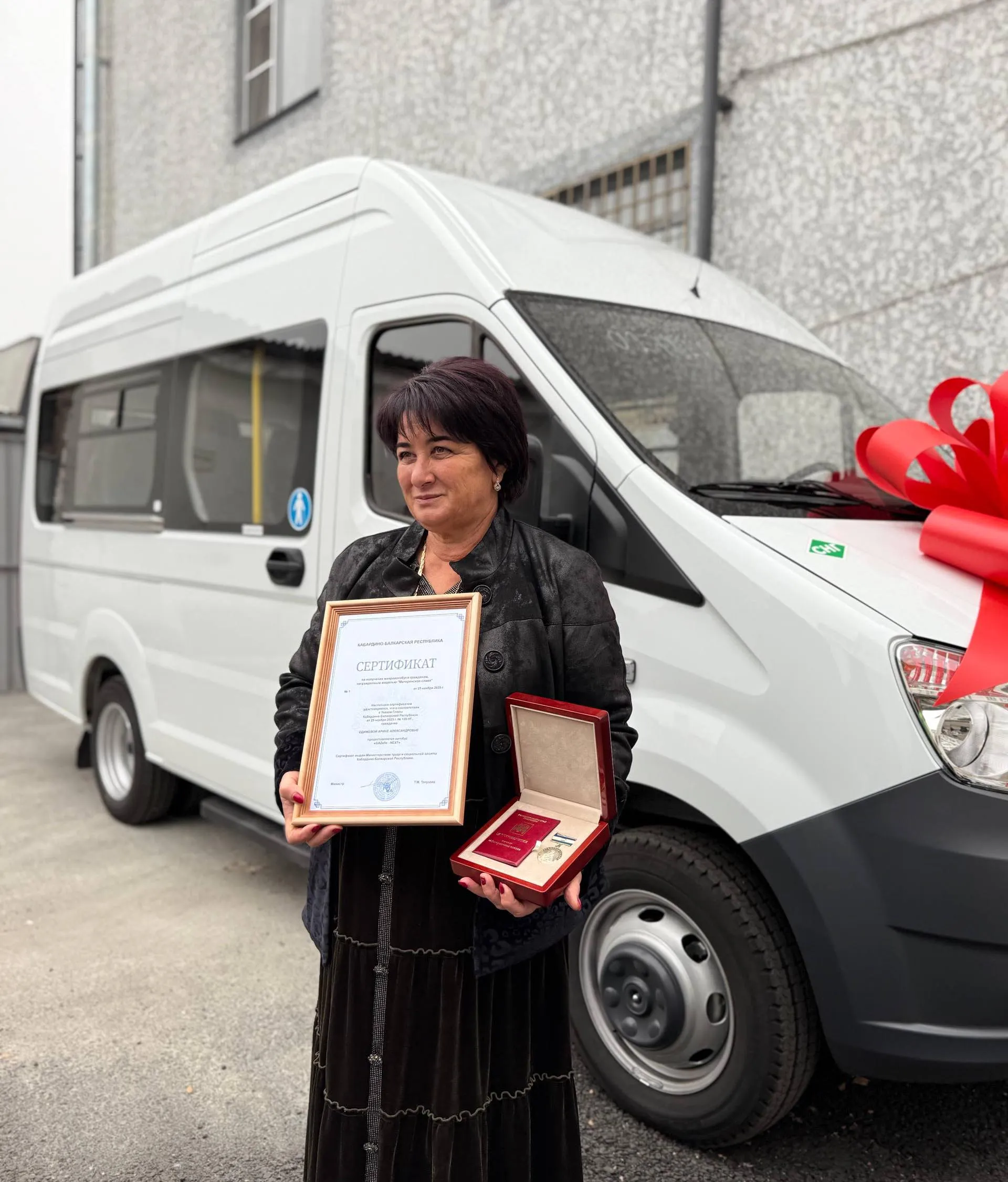 Многодетная мать из&nbsp;Кабардино-Балкарии получила микроавтобус