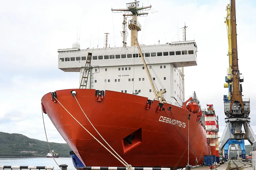 Свобода от&nbsp;заторов, пиратов и&nbsp;конфликтов: Россия развивает Севморпуть