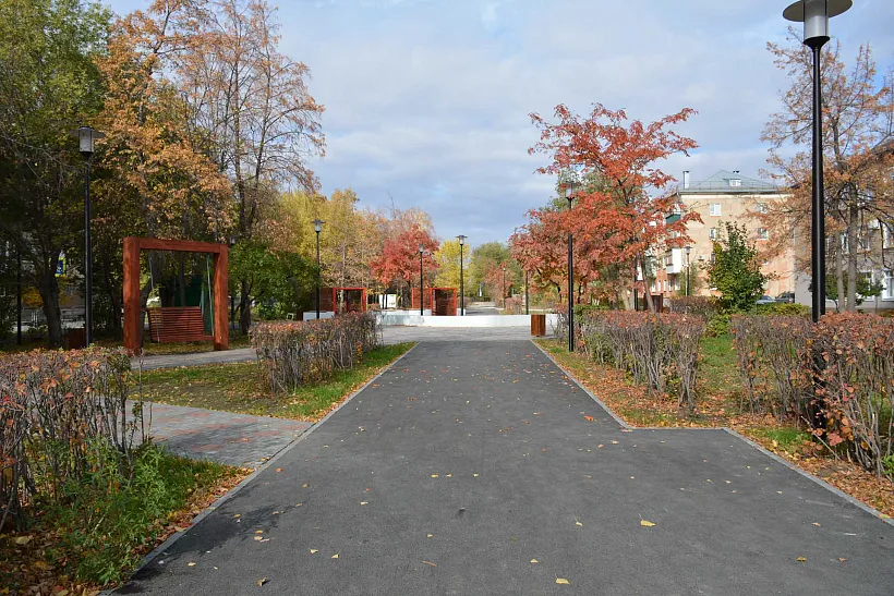 В&nbsp;оренбургском городе Гае благоустроили сквер по&nbsp;улице Коммунистической