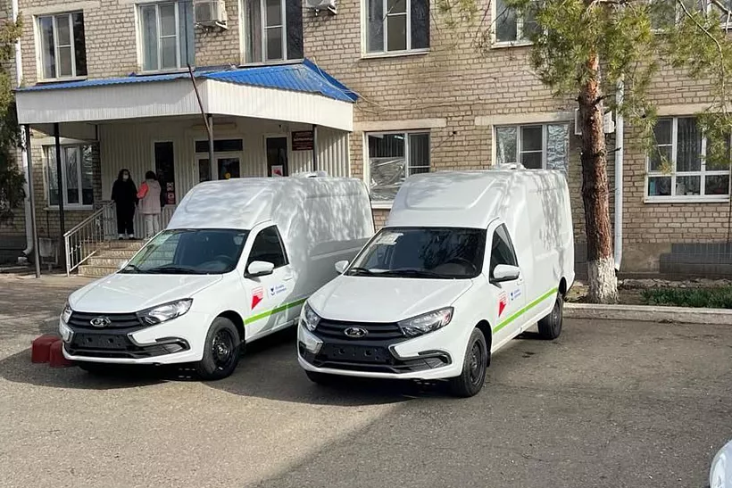 Больница Ипатовского района Ставрополья получила 11&nbsp;автомобилей