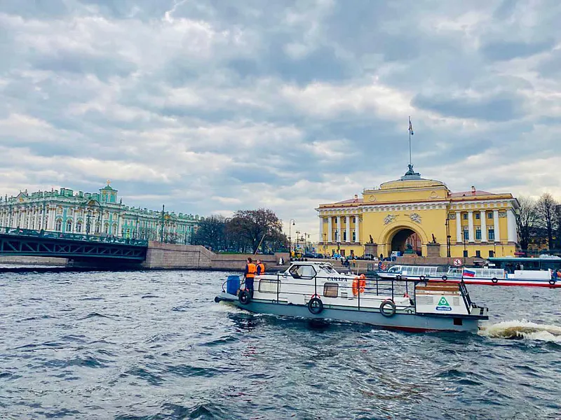 За&nbsp;апрель в&nbsp;Санкт-Петербурге очистили 258&nbsp;водных объектов