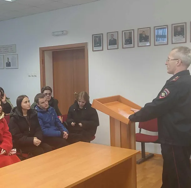 В&nbsp;Нижней Тавде Тюменской области школьники узнали о&nbsp;работе полиции