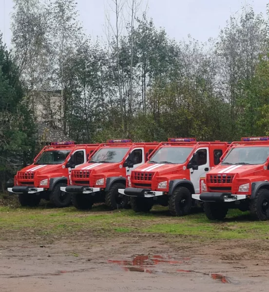 Лесхозы Новгородской области получили новые автоцистерны