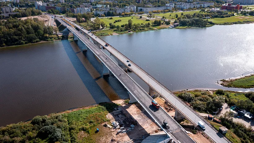 На&nbsp;мосту через реку Волхов в&nbsp;Ленобласти уложили асфальт