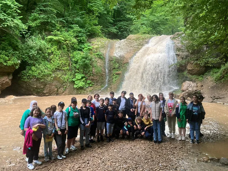 Более 600&nbsp;школьников Адыгеи отправились в&nbsp;бесплатные турпоездки