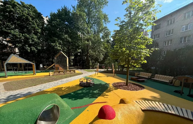 В&nbsp;Петербурге на&nbsp;улице Пархоменко создали детскую площадку с&nbsp;тренажерами