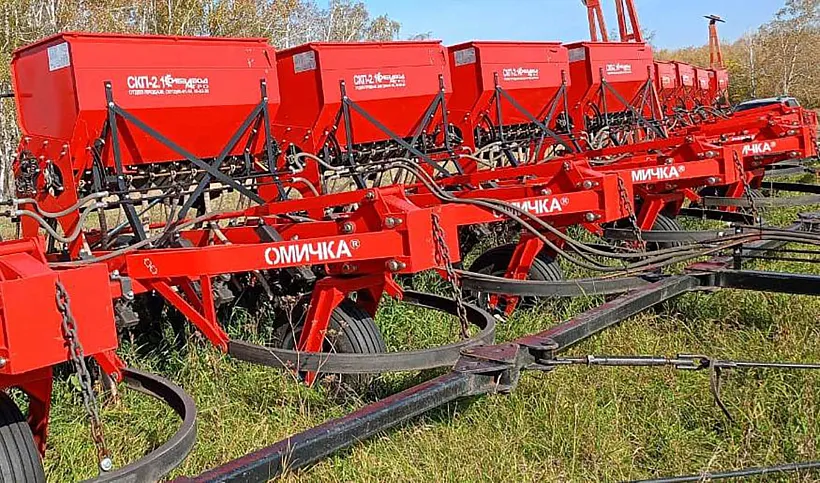 В&nbsp;Омский аграрный научный центр поступила техника для&nbsp;посевной кампании