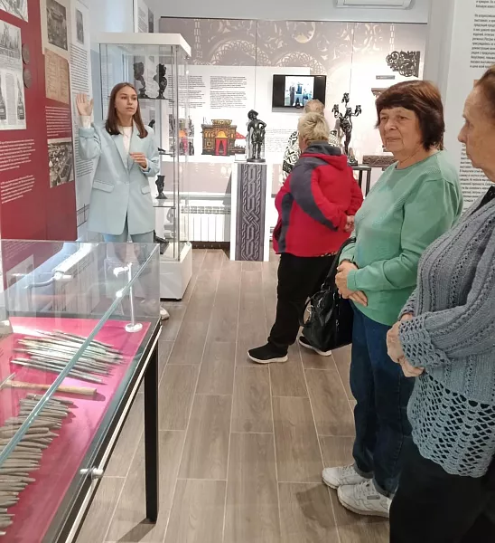 Пенсионеры Челябинской области посетили музей художественного литья