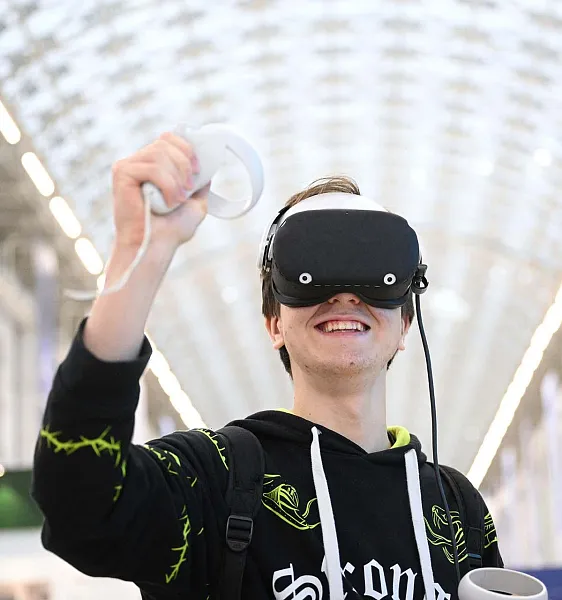 Кировские школьники представили на&nbsp;конкурсе VR-симулятор сборки дронов