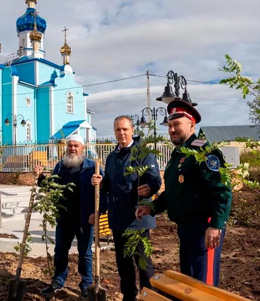 В&nbsp;селе Аксарка на&nbsp;Ямале открылся сквер &laquo;Любви, семьи и&nbsp;верности&raquo;