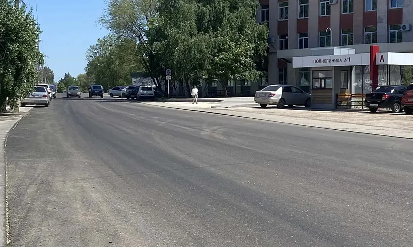В&nbsp;Саратове и&nbsp;Марксе завершают ремонт дорог к&nbsp;медучреждениям