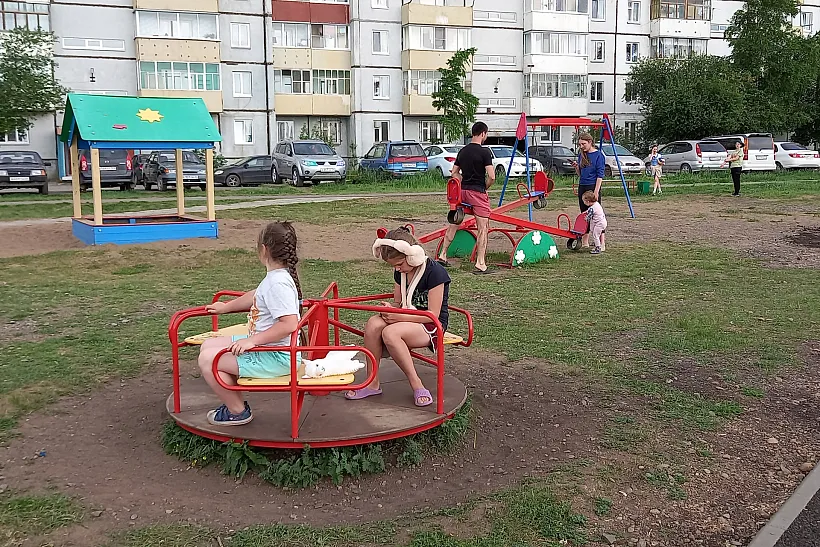 В&nbsp;Шарыпове Красноярского края благоустроили парк и&nbsp;придомовые территории