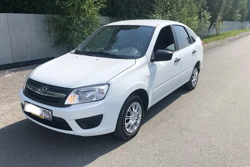 Автопарк Красноармейской больницы в&nbsp;Самарской области пополнился двумя автомобилями