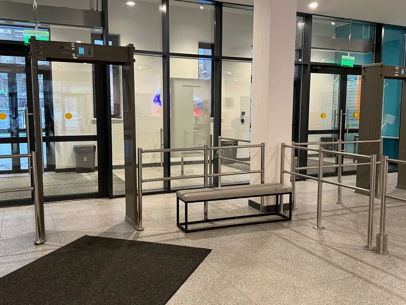 В&nbsp;школе в&nbsp;Свердловской области установили скамейки