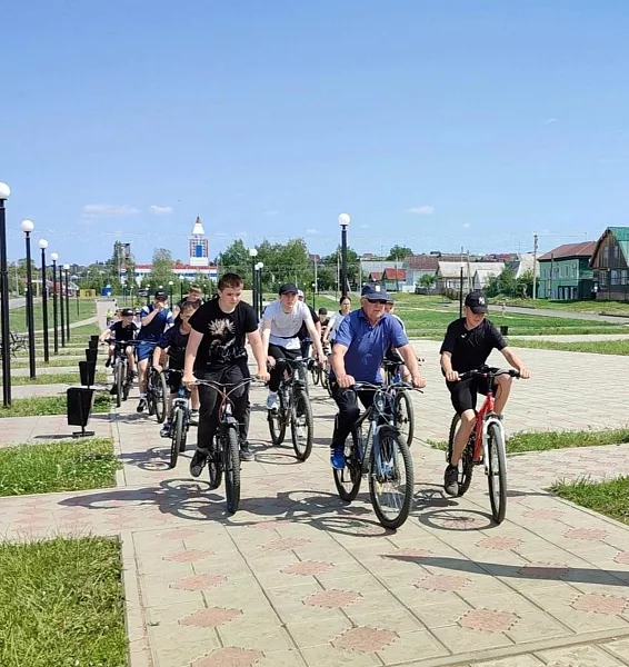 В&nbsp;Абдулине Оренбургской области прошел велопарад &laquo;Серебряные спицы&raquo;