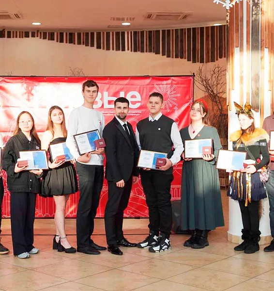 Более 200&nbsp;участников собрал новогодний фестиваль Движения первых в&nbsp;Абакане