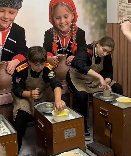 В&nbsp;школе Анапы открыли казачью гончарную мастерскую