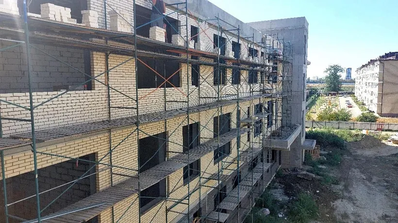 Новая школа в&nbsp;поселке Краснодарском на&nbsp;Кубани готова почти наполовину