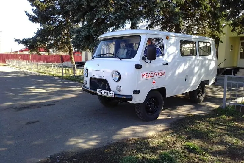 Районная больница Ставрополья получила четыре санитарных автомобиля